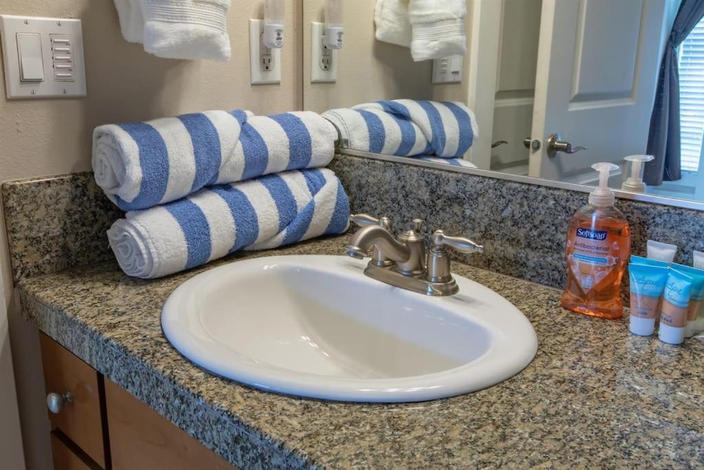 Rockaway Beach Vibes,Waterfront Oceanfront Rockaway Beach House Near Downtown,Wifi, Washer Dryer Экстерьер фото